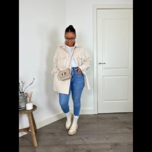 A casual neutral outfit for a casual night out
